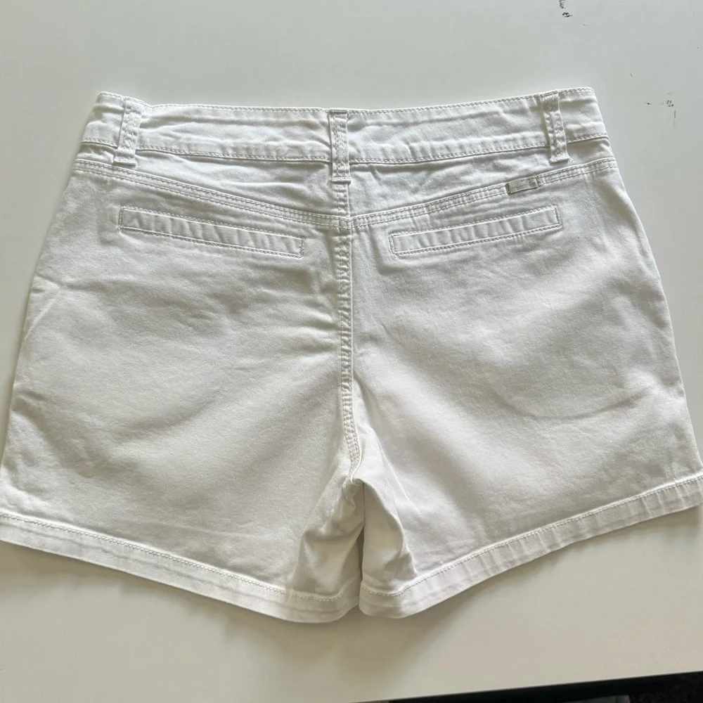 Union Bay white shorts size 11 - Picture 2 of 3